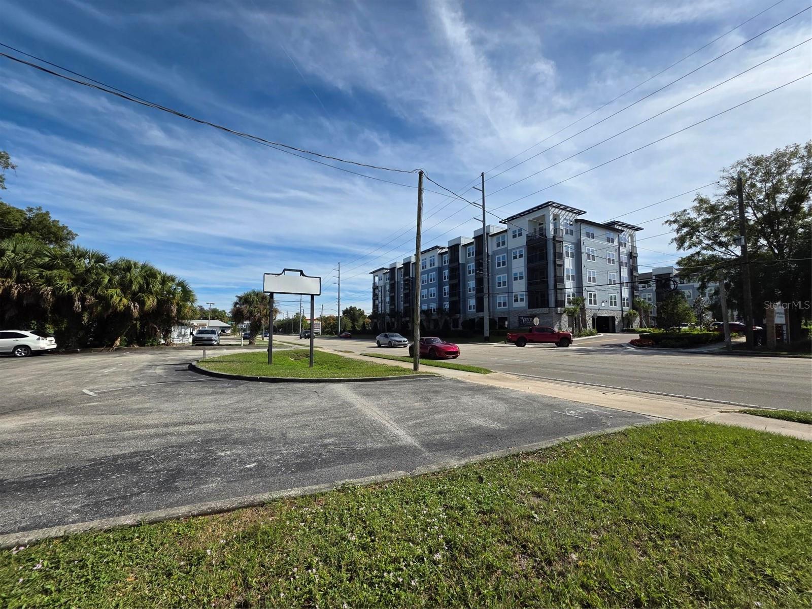 LONGWOOD - Commercial Sale