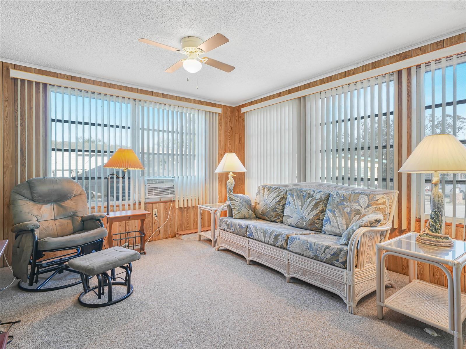 SADDLEBAG LAKE - Residential