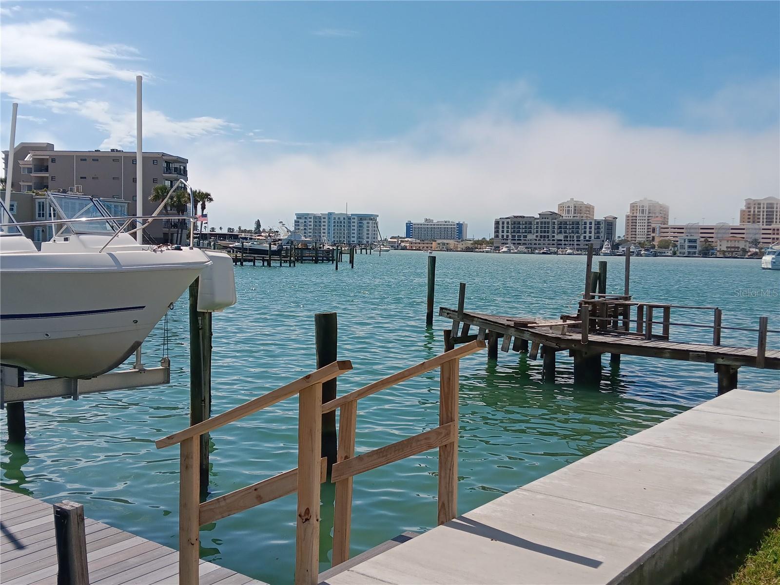 ISLAND VIEW CONDO - Residential