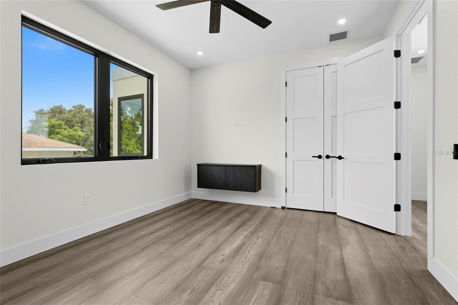 PAVER PARK ESTATES 1ST ADD - Residential