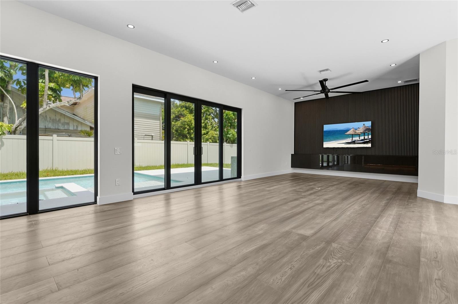 PAVER PARK ESTATES 1ST ADD - Residential