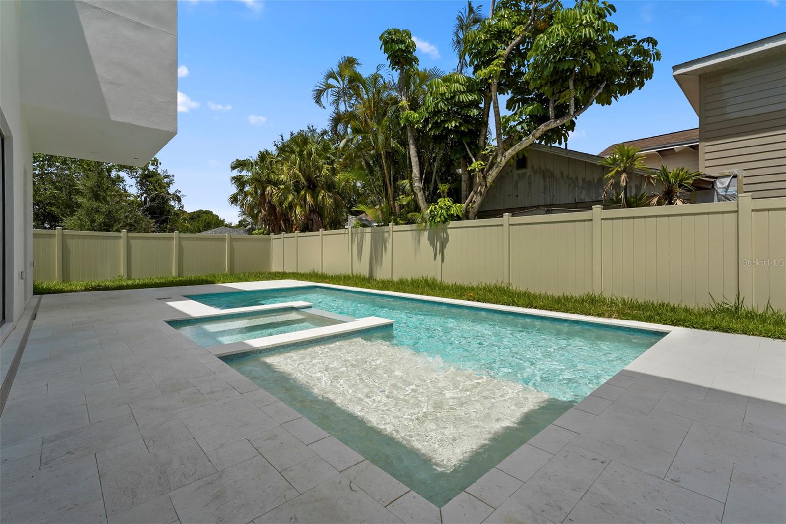 PAVER PARK ESTATES 1ST ADD - Residential