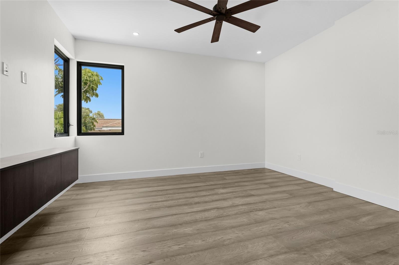 PAVER PARK ESTATES 1ST ADD - Residential
