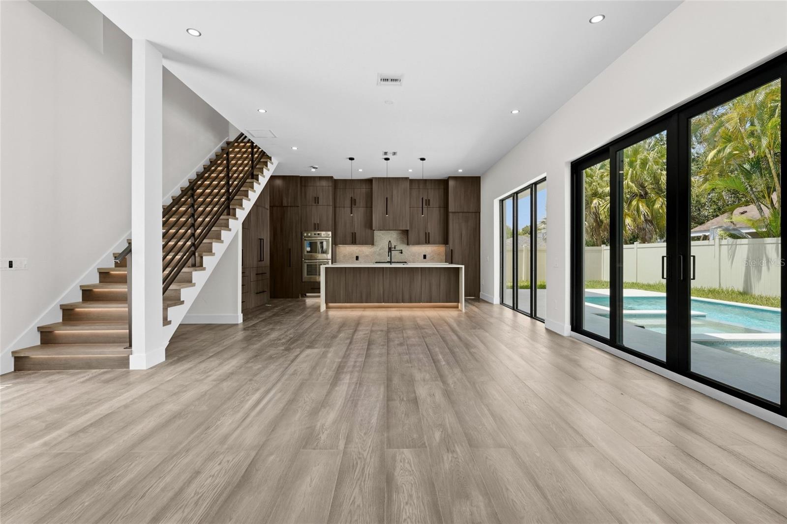 PAVER PARK ESTATES 1ST ADD - Residential