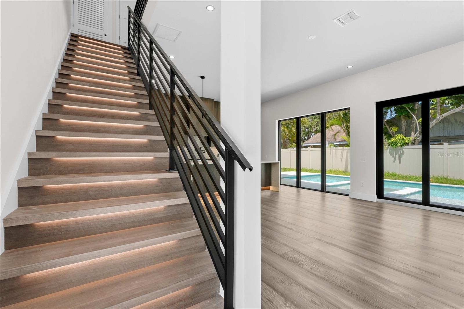 PAVER PARK ESTATES 1ST ADD - Residential