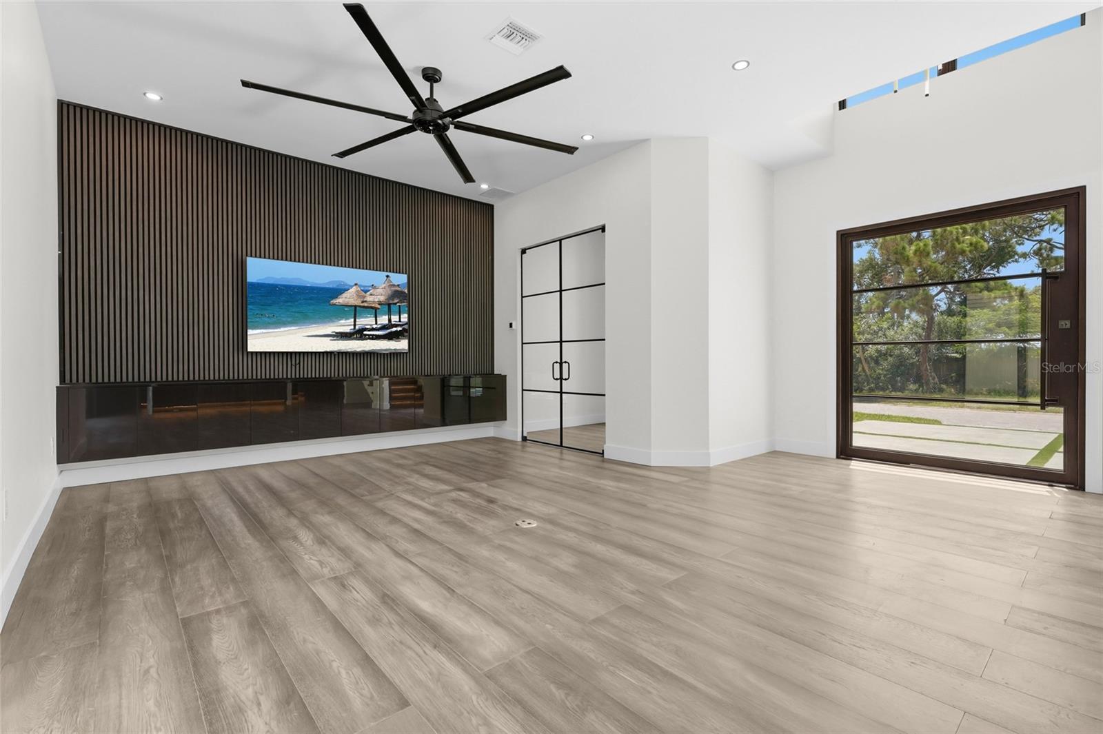 PAVER PARK ESTATES 1ST ADD - Residential