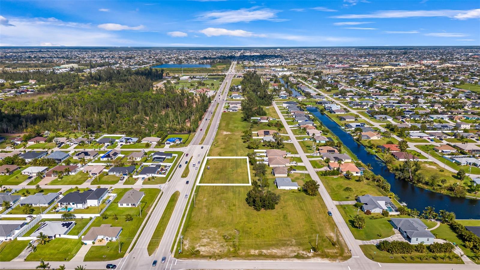 CAPE CORAL - Land