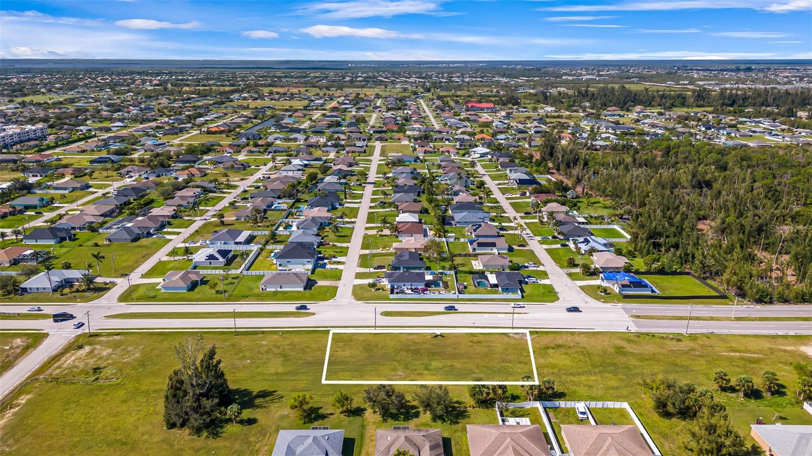 CAPE CORAL - Land