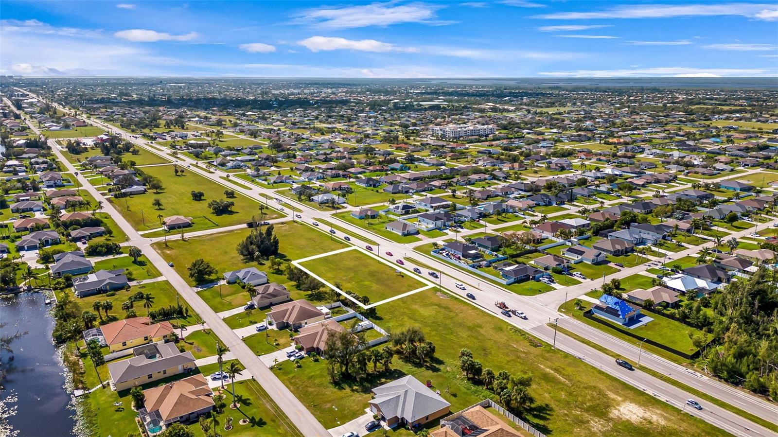 CAPE CORAL - Land