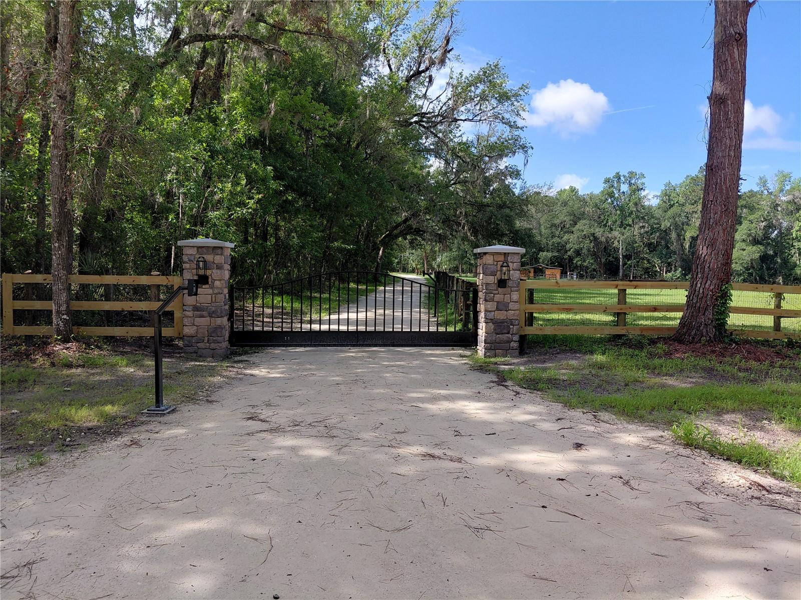 SPRING HAMMOCK ACRES - Residential