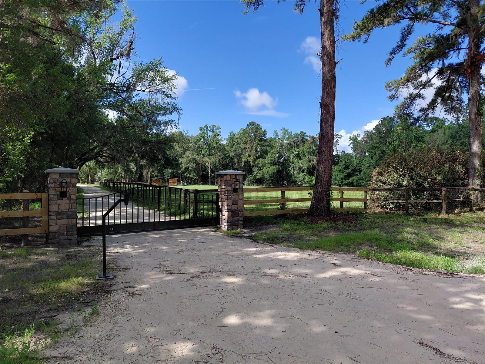 SPRING HAMMOCK ACRES - Residential
