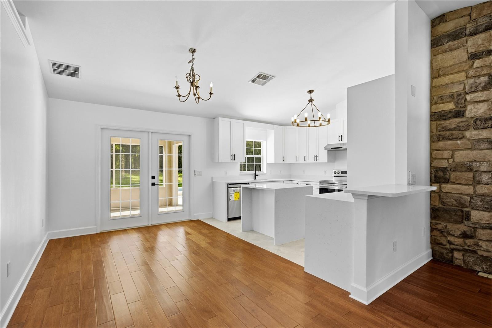 SPRING HAMMOCK ACRES - Residential