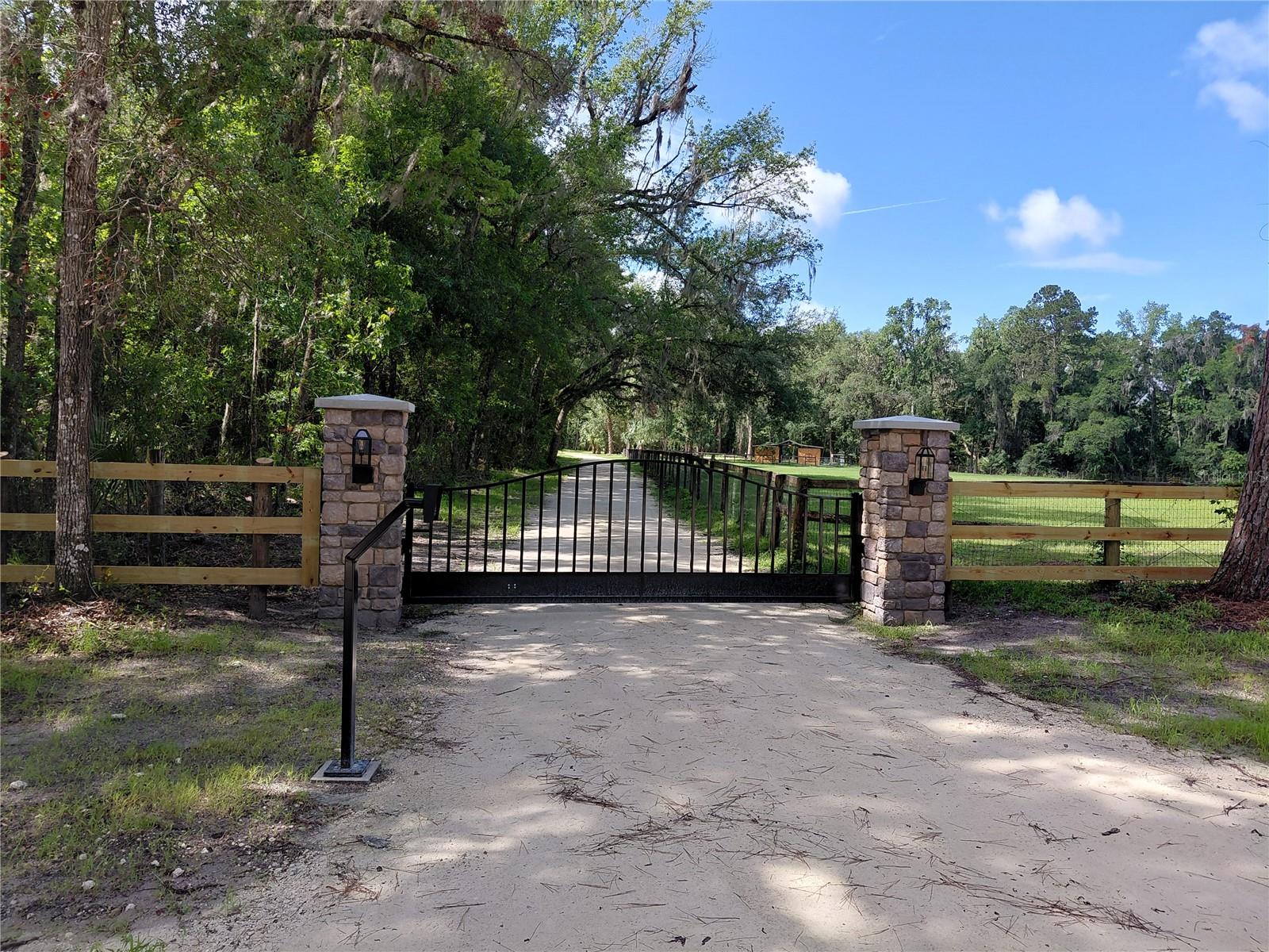 SPRING HAMMOCK ACRES - Residential