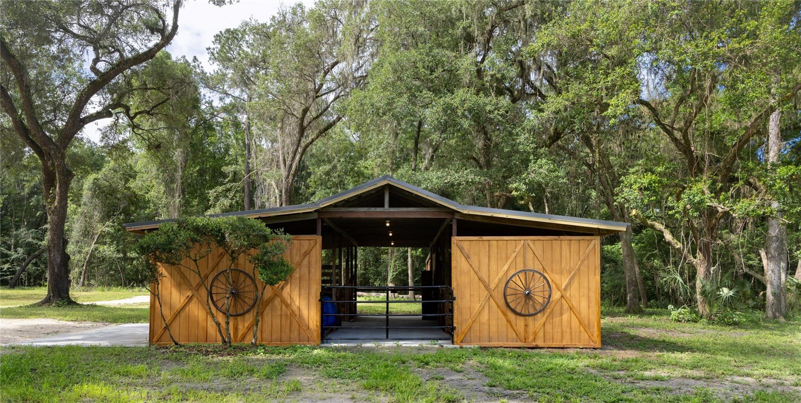 SPRING HAMMOCK ACRES - Residential