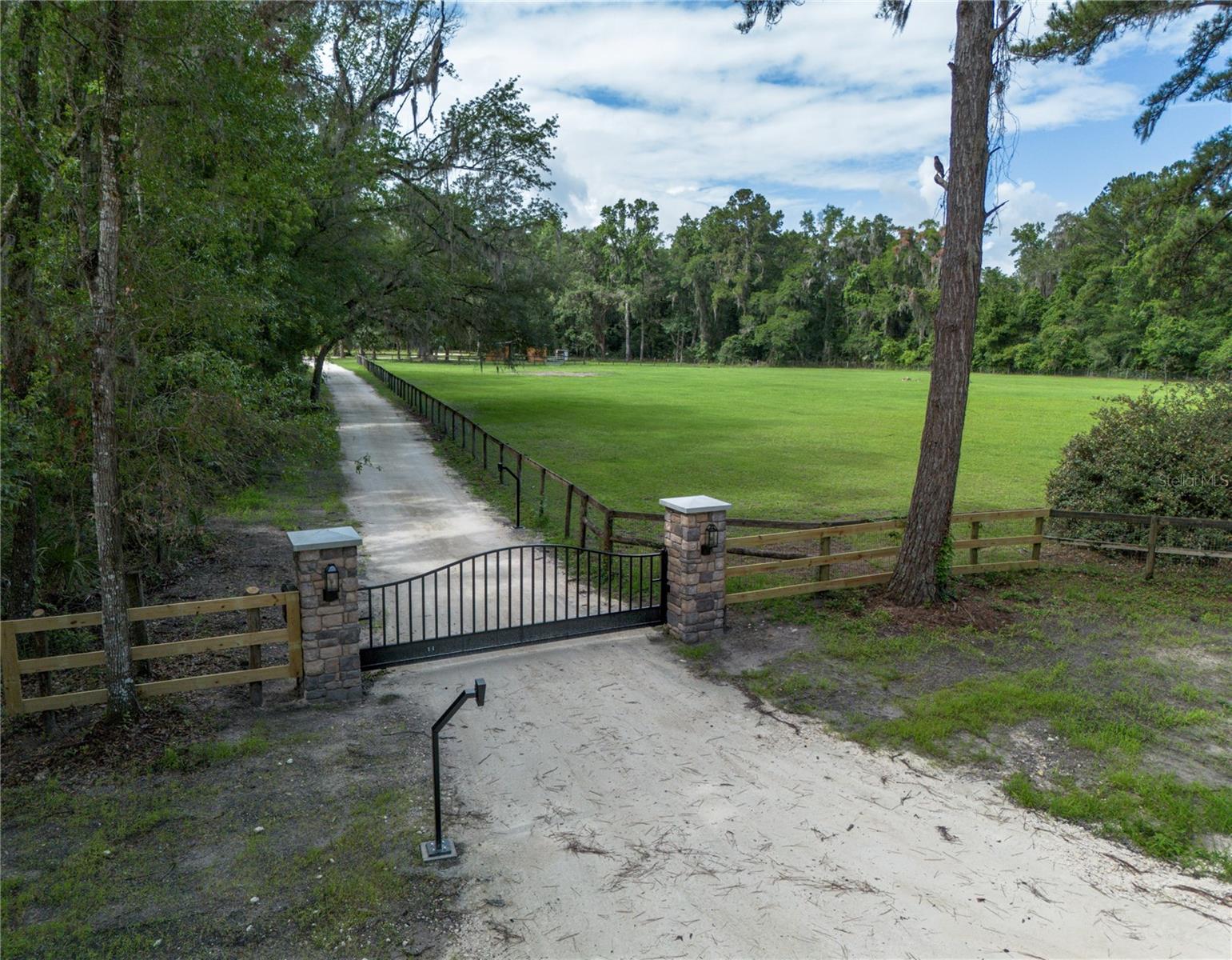 SPRING HAMMOCK ACRES - Residential