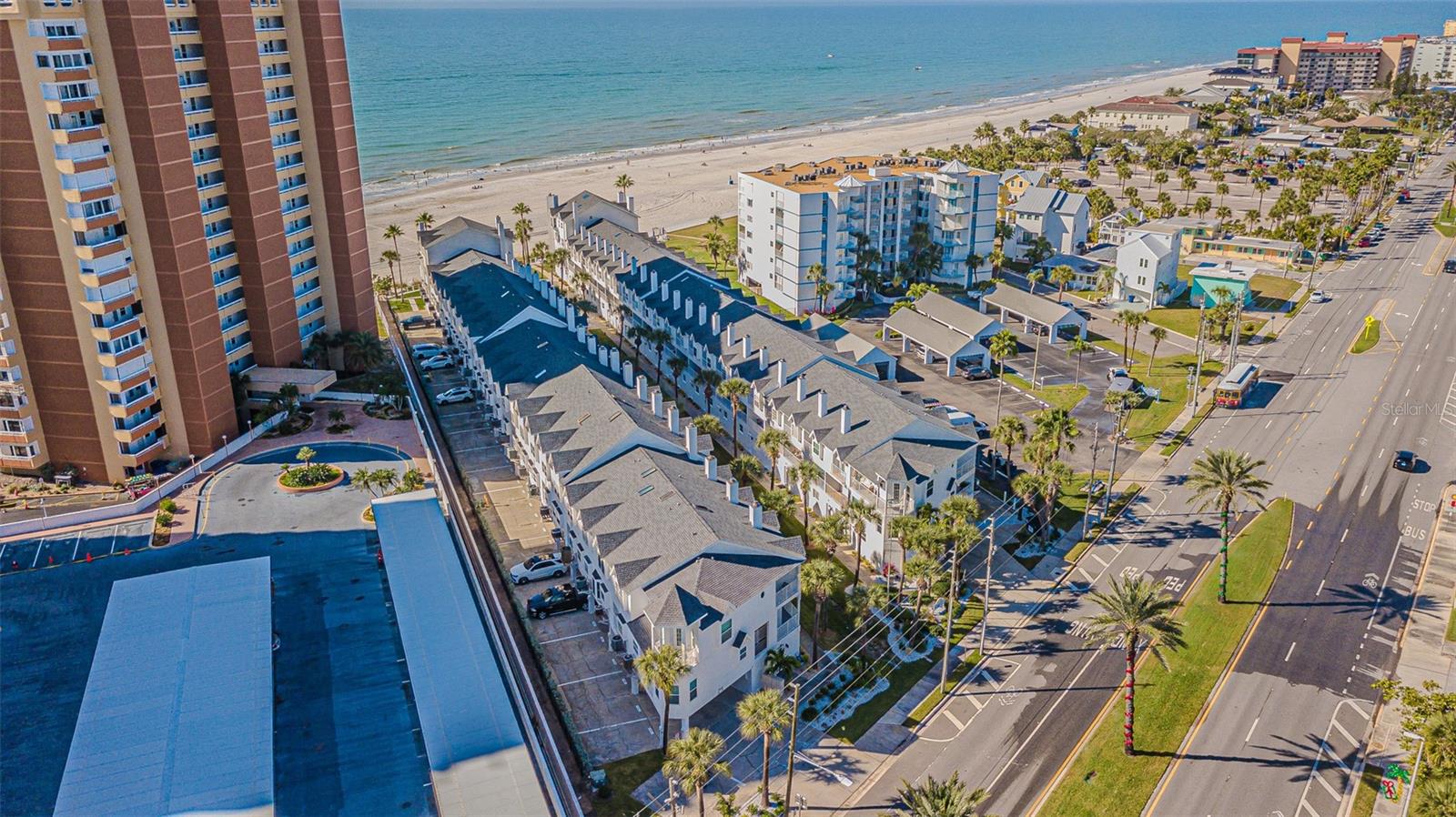 SUNSET REEF - Residential