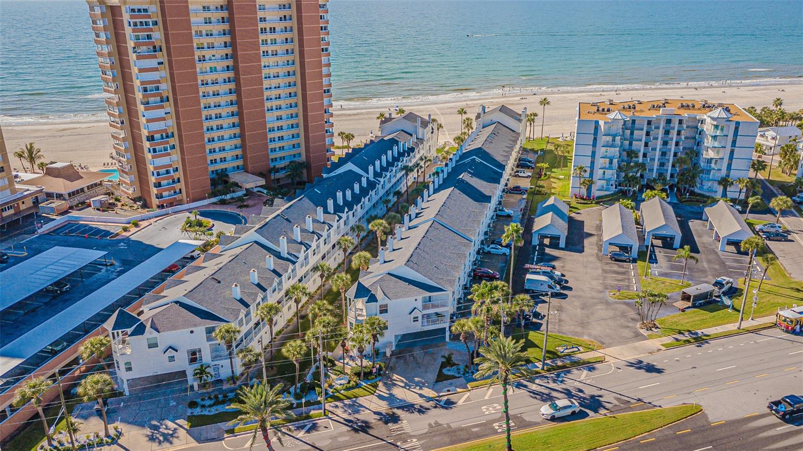 SUNSET REEF - Residential