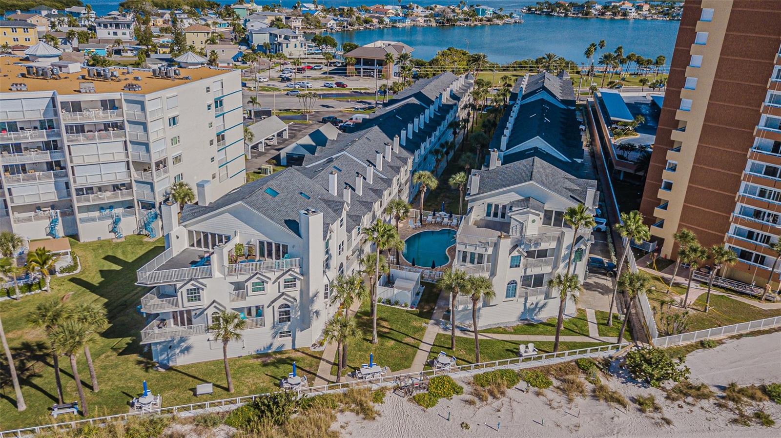 SUNSET REEF - Residential