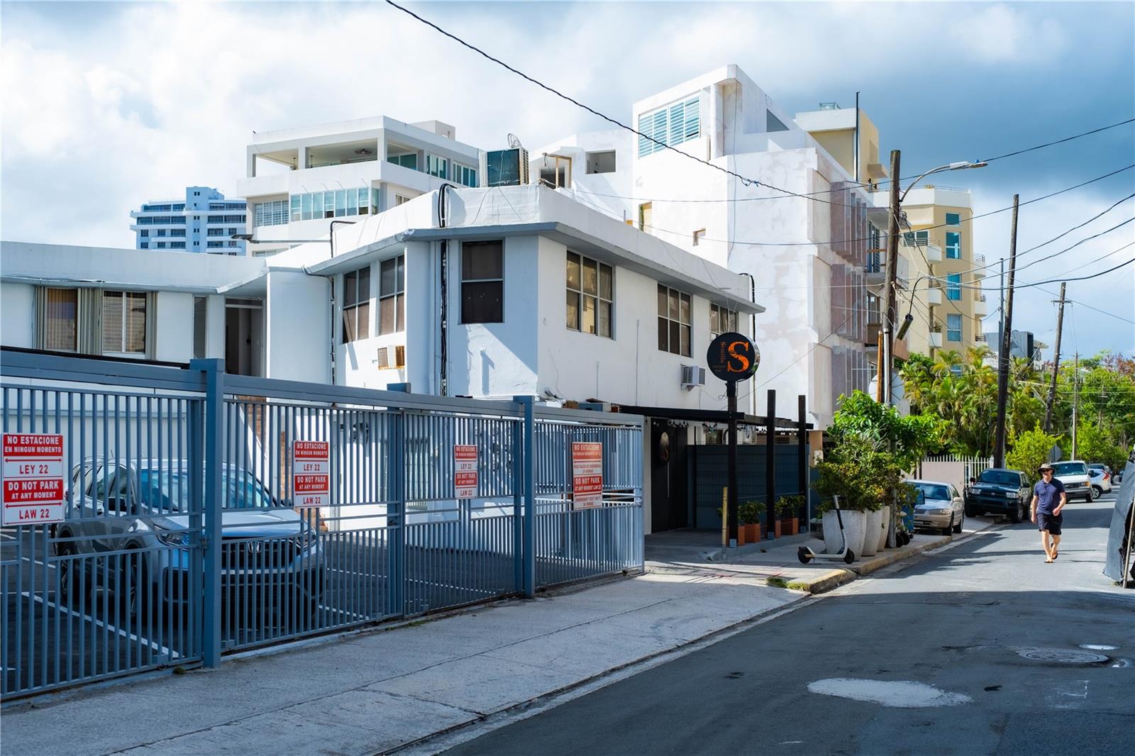 COND. CONDADO CENTER - Commercial Sale