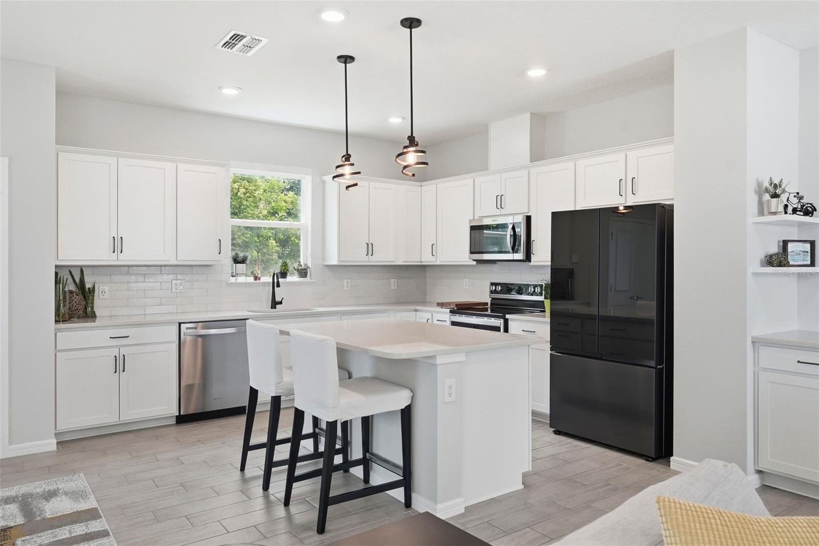 PIER POINTE - Residential