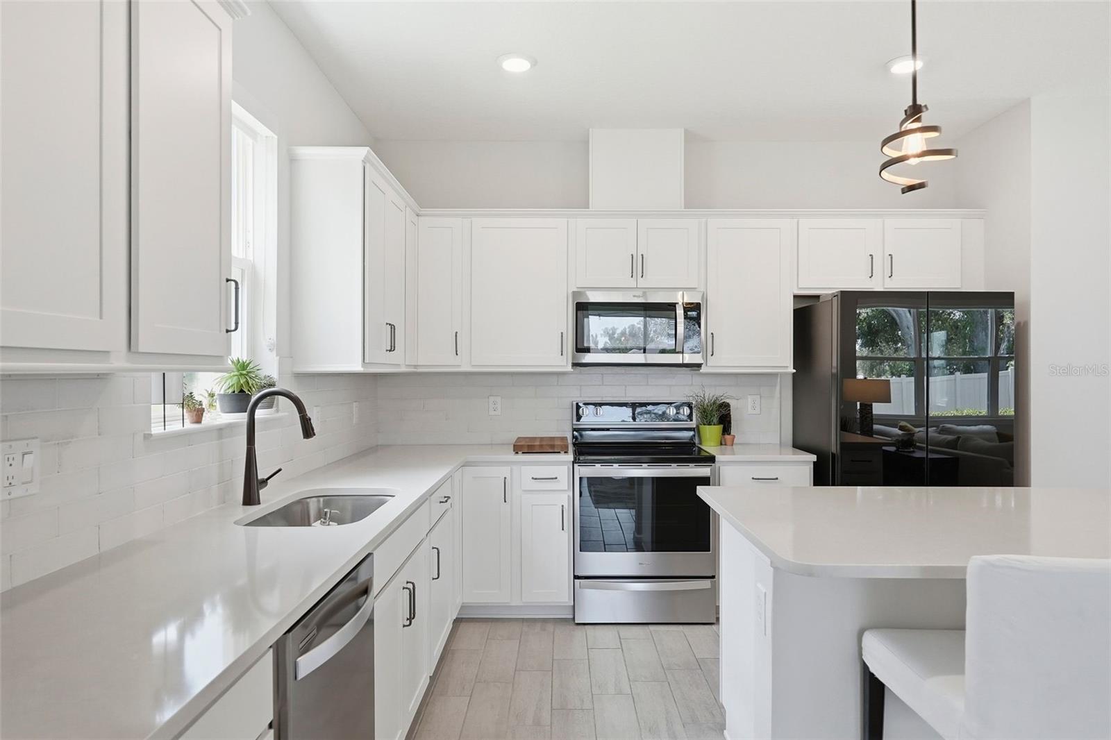 PIER POINTE - Residential
