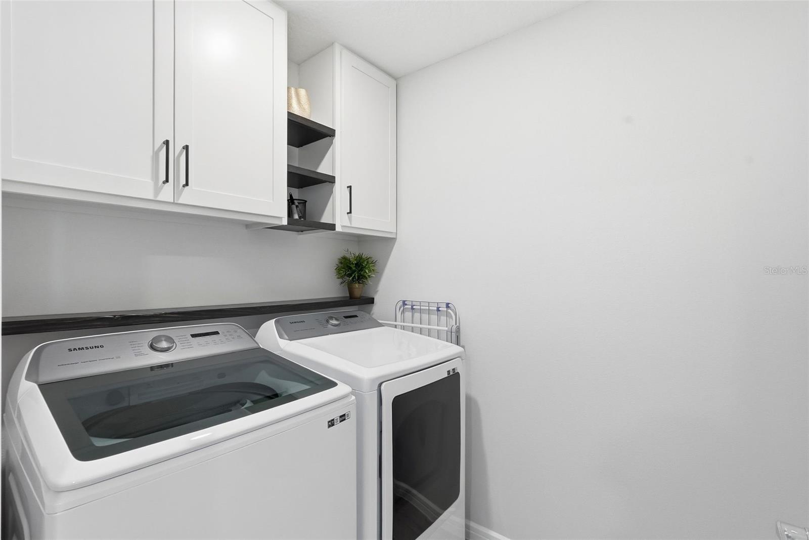 PIER POINTE - Residential