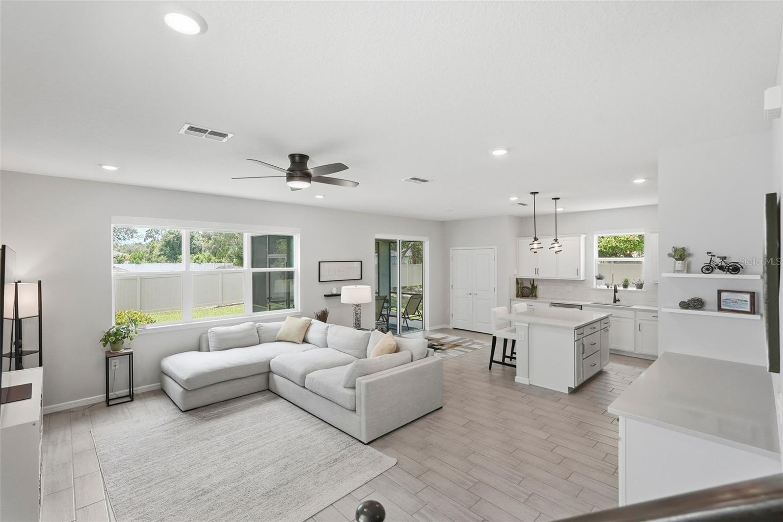 PIER POINTE - Residential