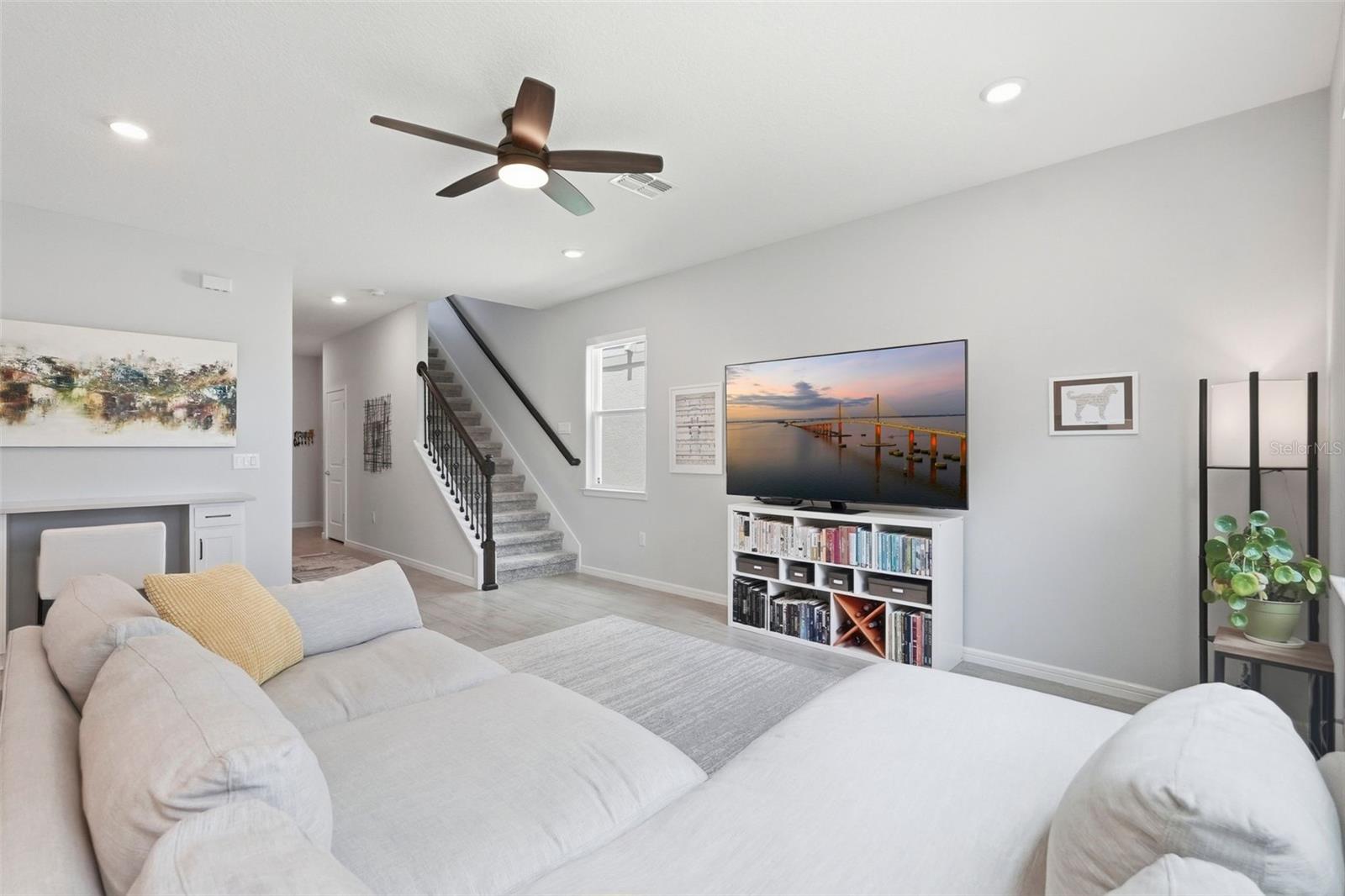 PIER POINTE - Residential