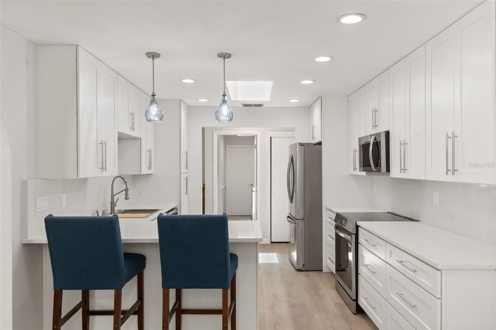 LAKE VALENCIA UNIT ONE - Residential