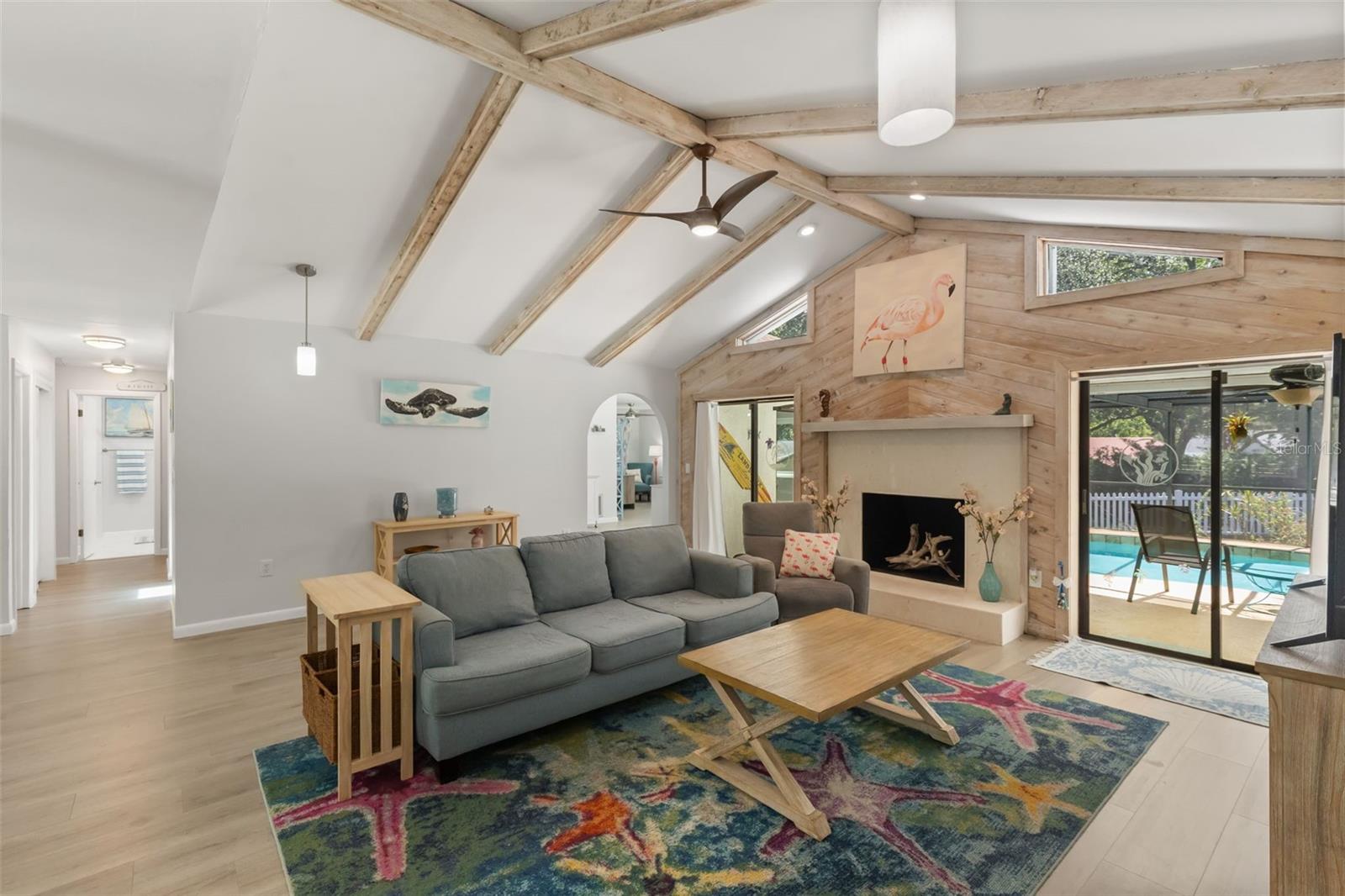 LAKE VALENCIA UNIT ONE - Residential