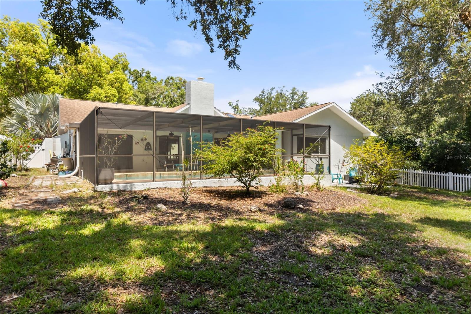 LAKE VALENCIA UNIT ONE - Residential