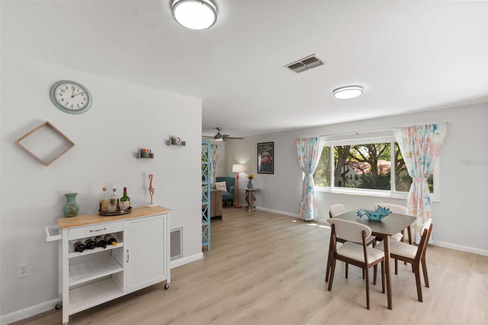 LAKE VALENCIA UNIT ONE - Residential