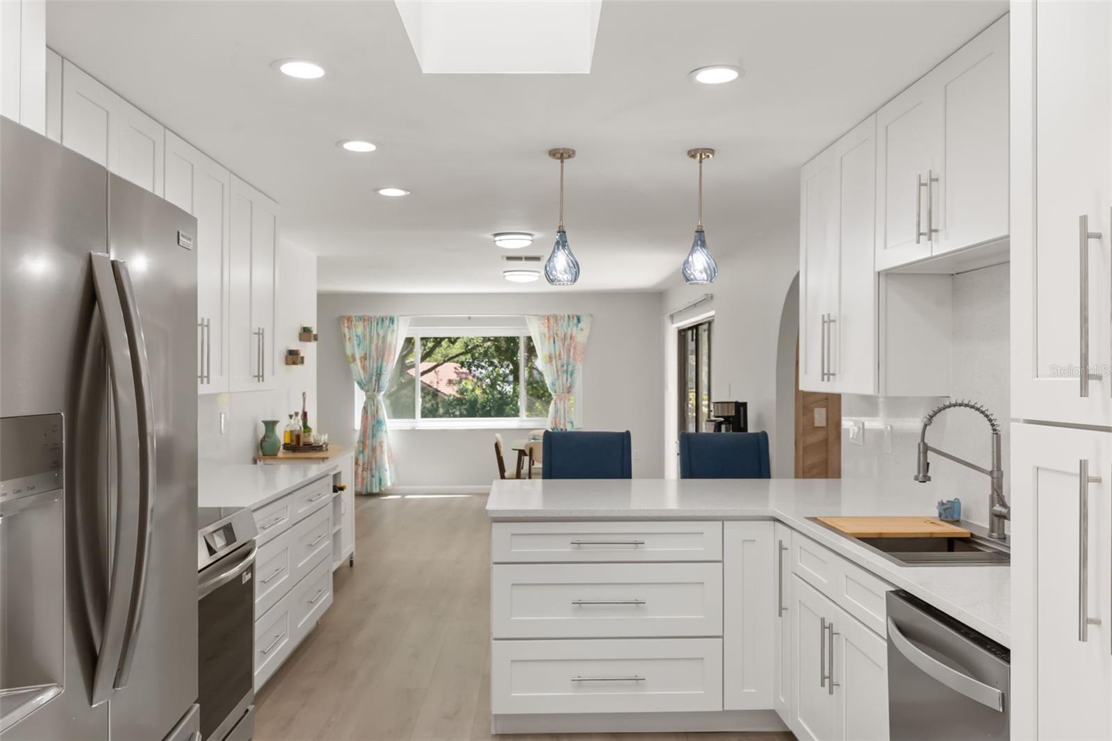 LAKE VALENCIA UNIT ONE - Residential