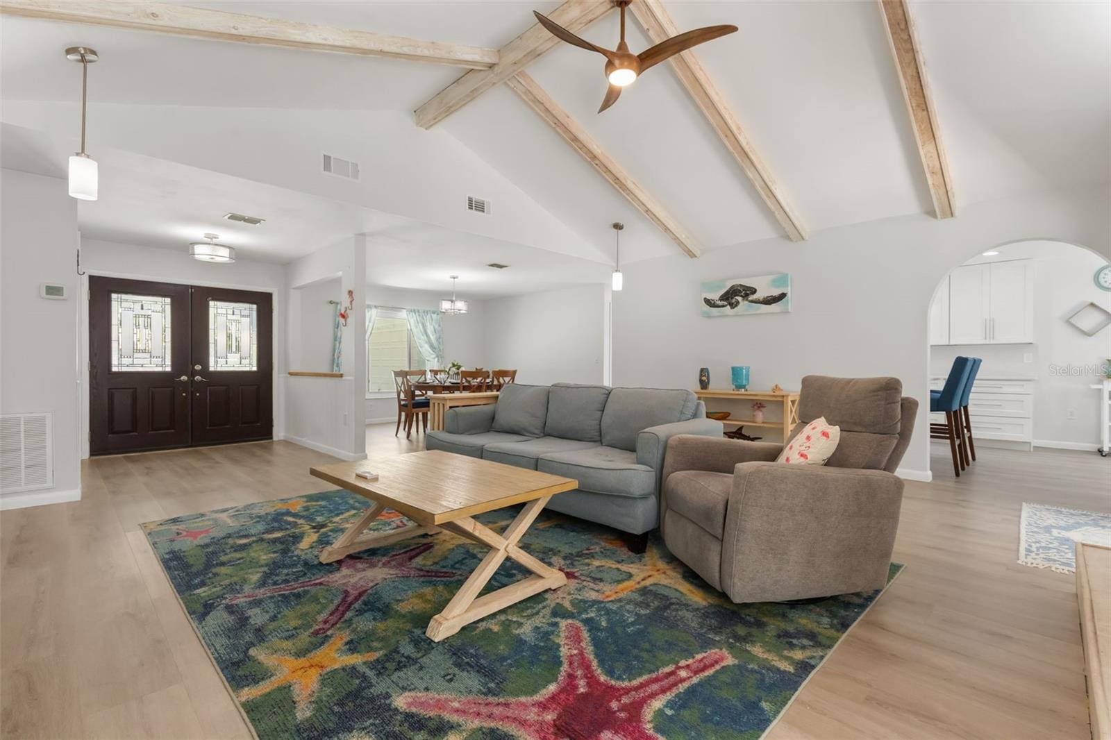 LAKE VALENCIA UNIT ONE - Residential