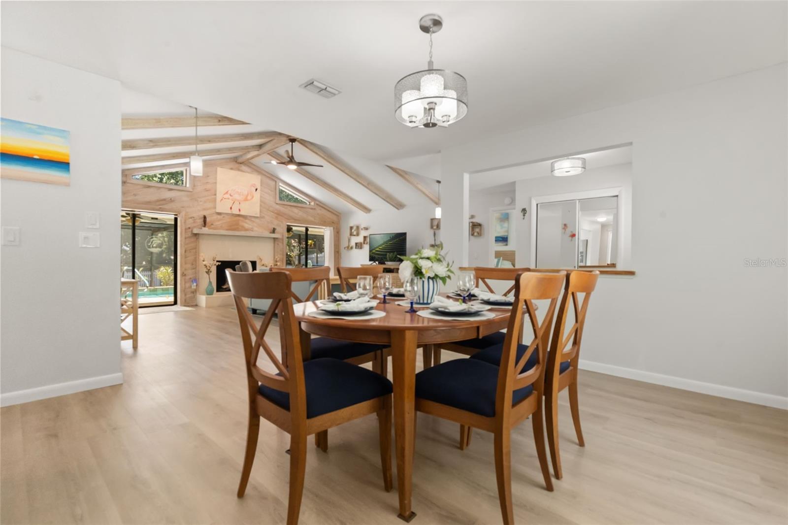 LAKE VALENCIA UNIT ONE - Residential