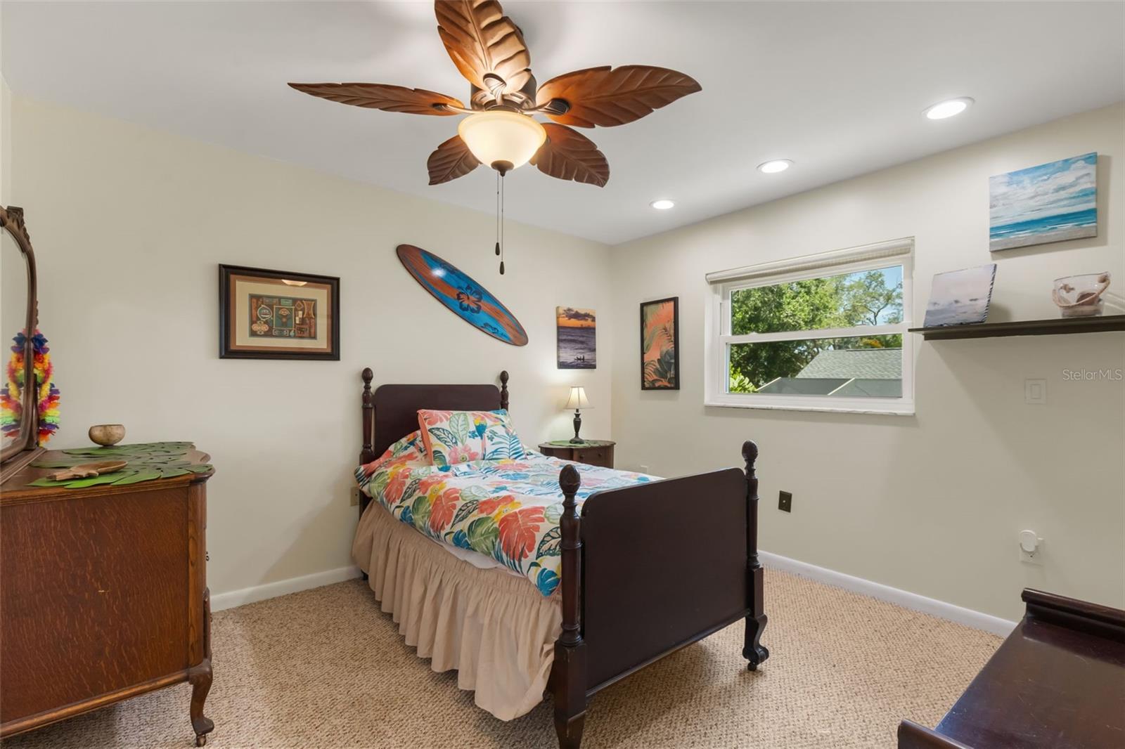 LAKE VALENCIA UNIT ONE - Residential