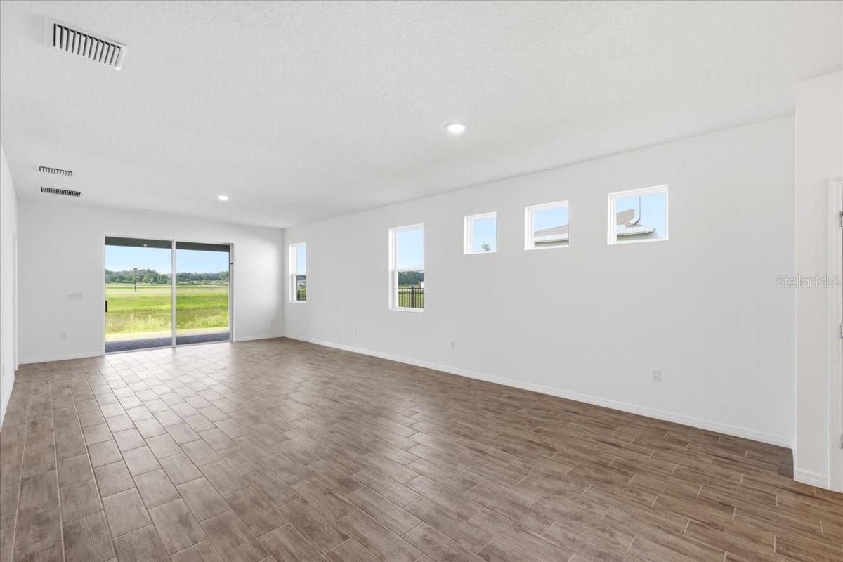 HIGHFIELD AT TWISTED OAKS - Residential