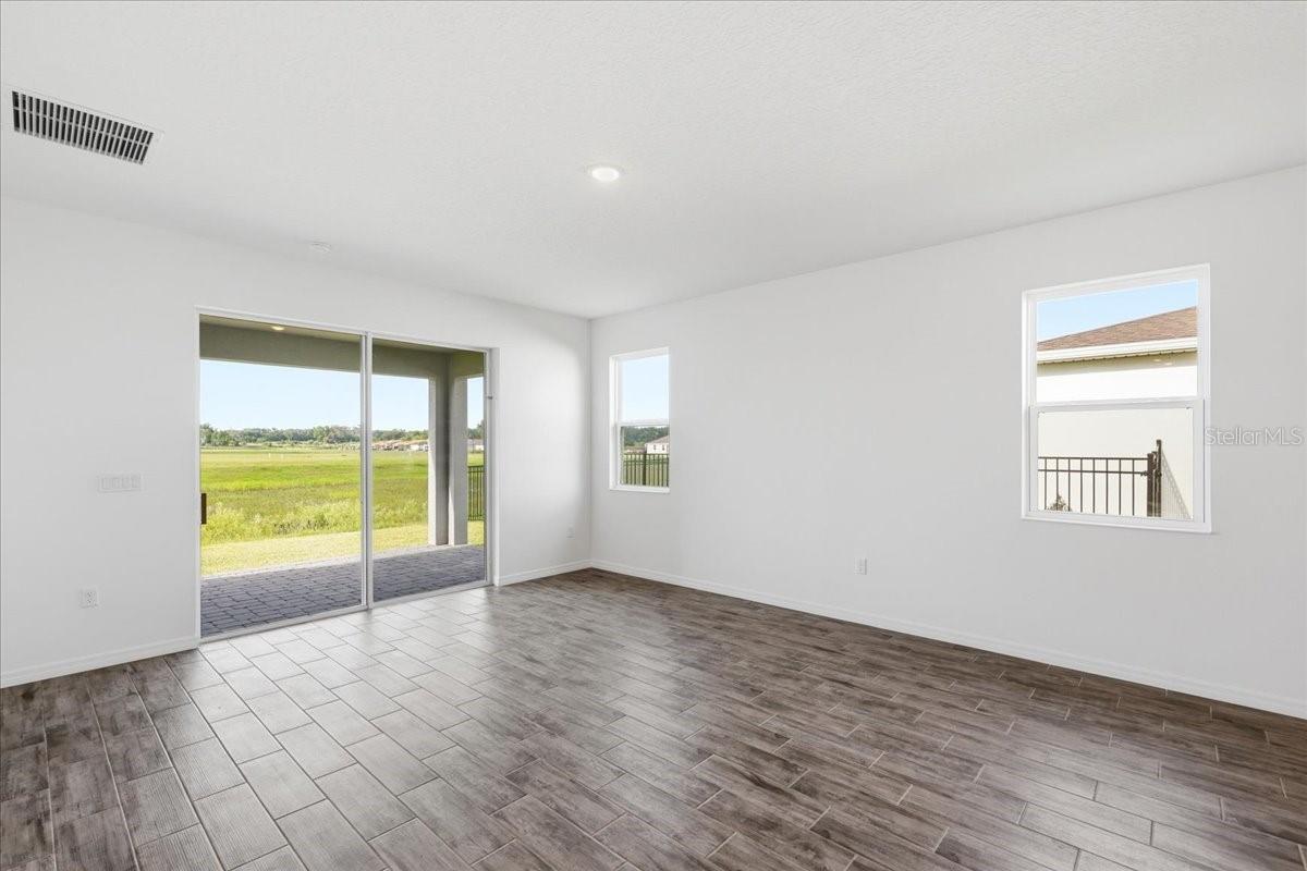 HIGHFIELD AT TWISTED OAKS - Residential
