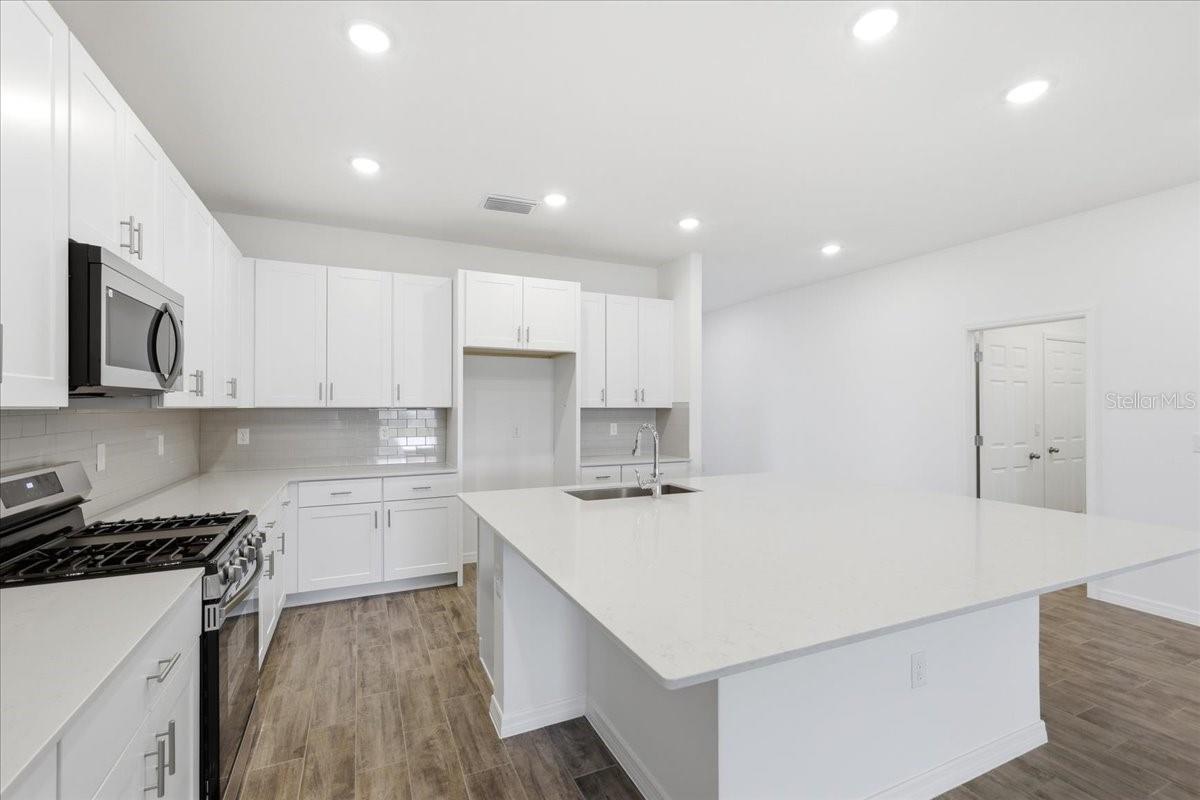 HIGHFIELD AT TWISTED OAKS - Residential
