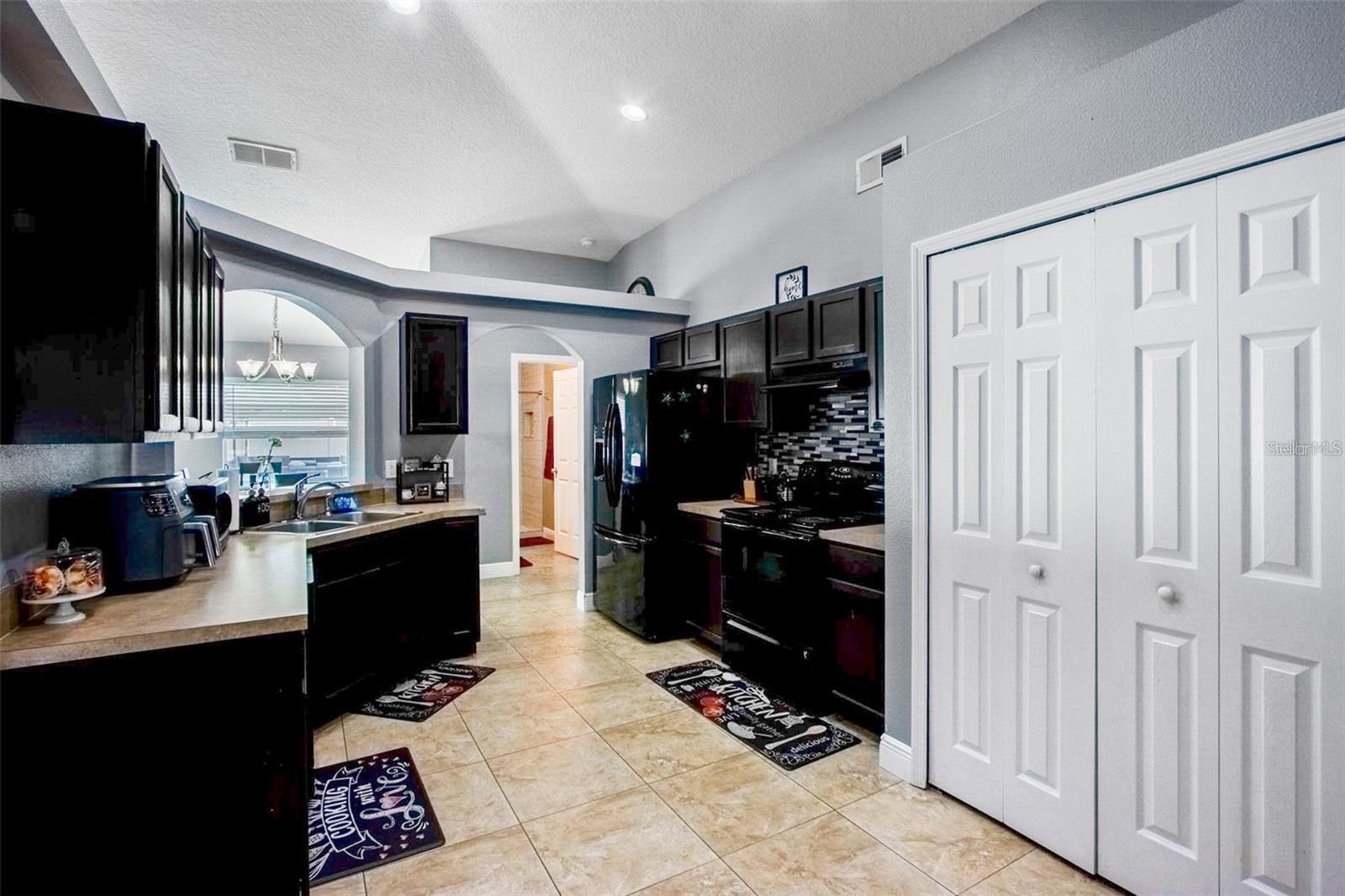 TURNBERRY RESERVE UNIT 2 - Residential Lease