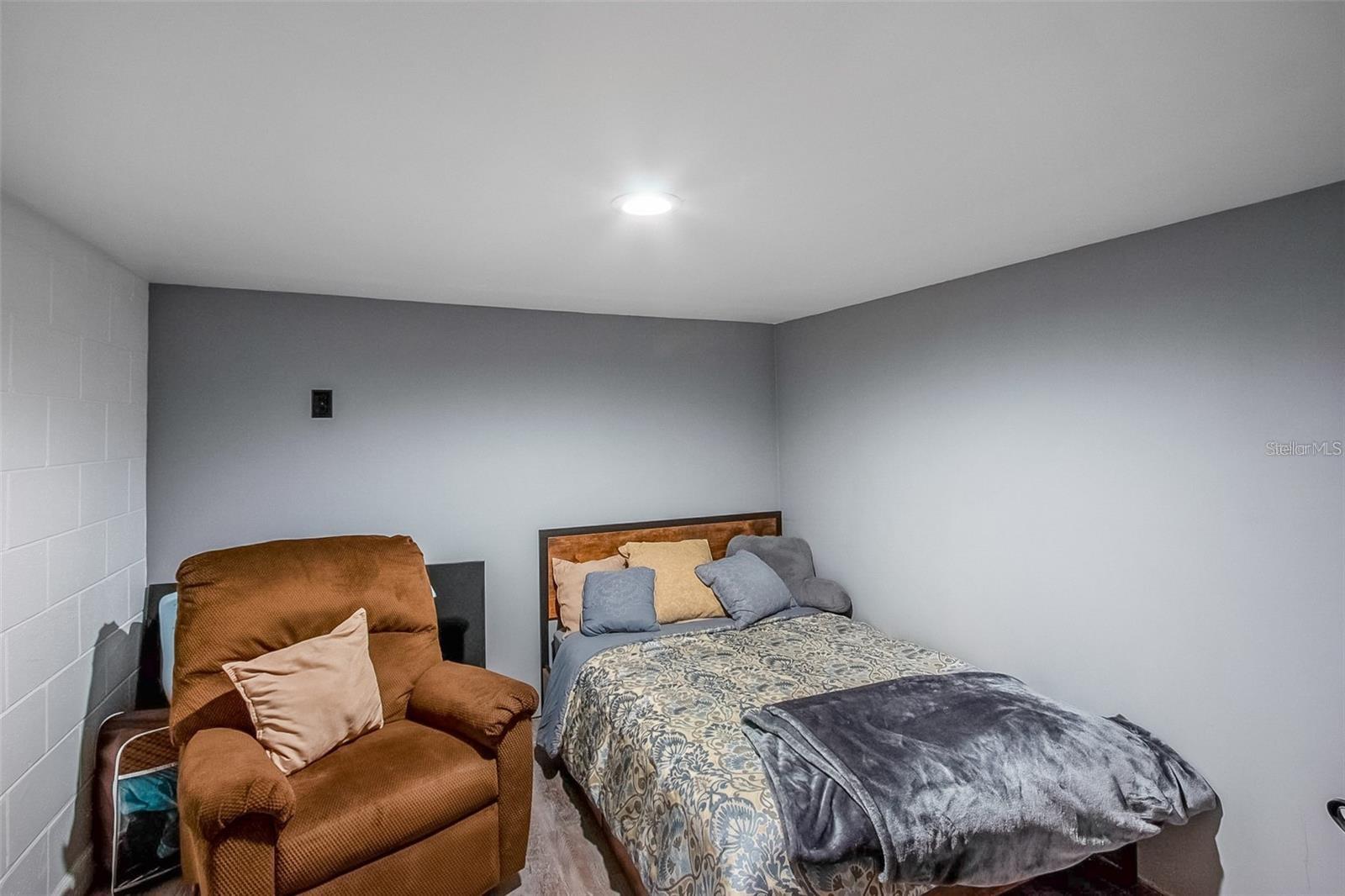 TURNBERRY RESERVE UNIT 2 - Residential Lease