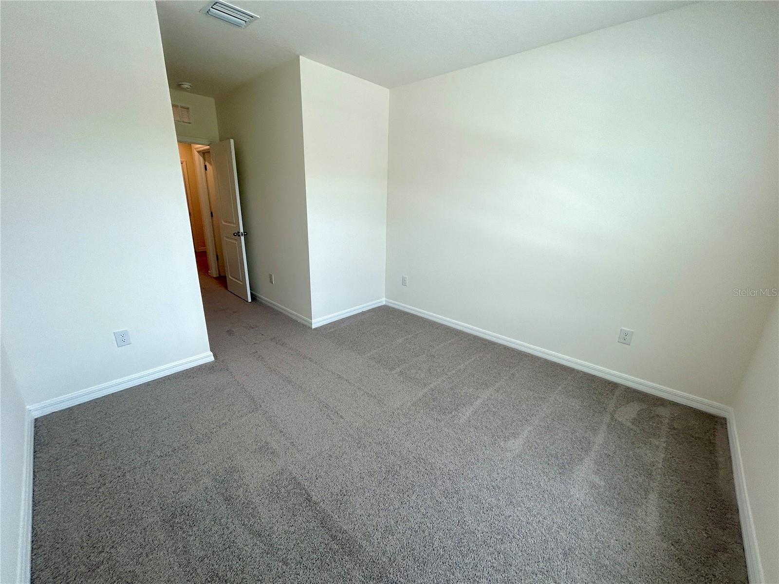 WOODLEAF HAMMOCK A REP OF A POR O - Residential Lease