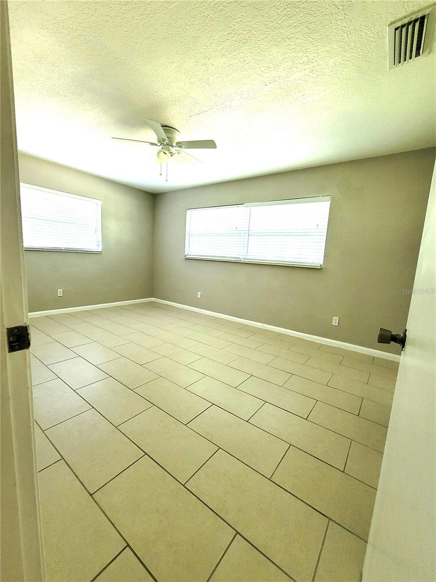 RIDGE MANOR KNOLLWOOD - Residential Lease