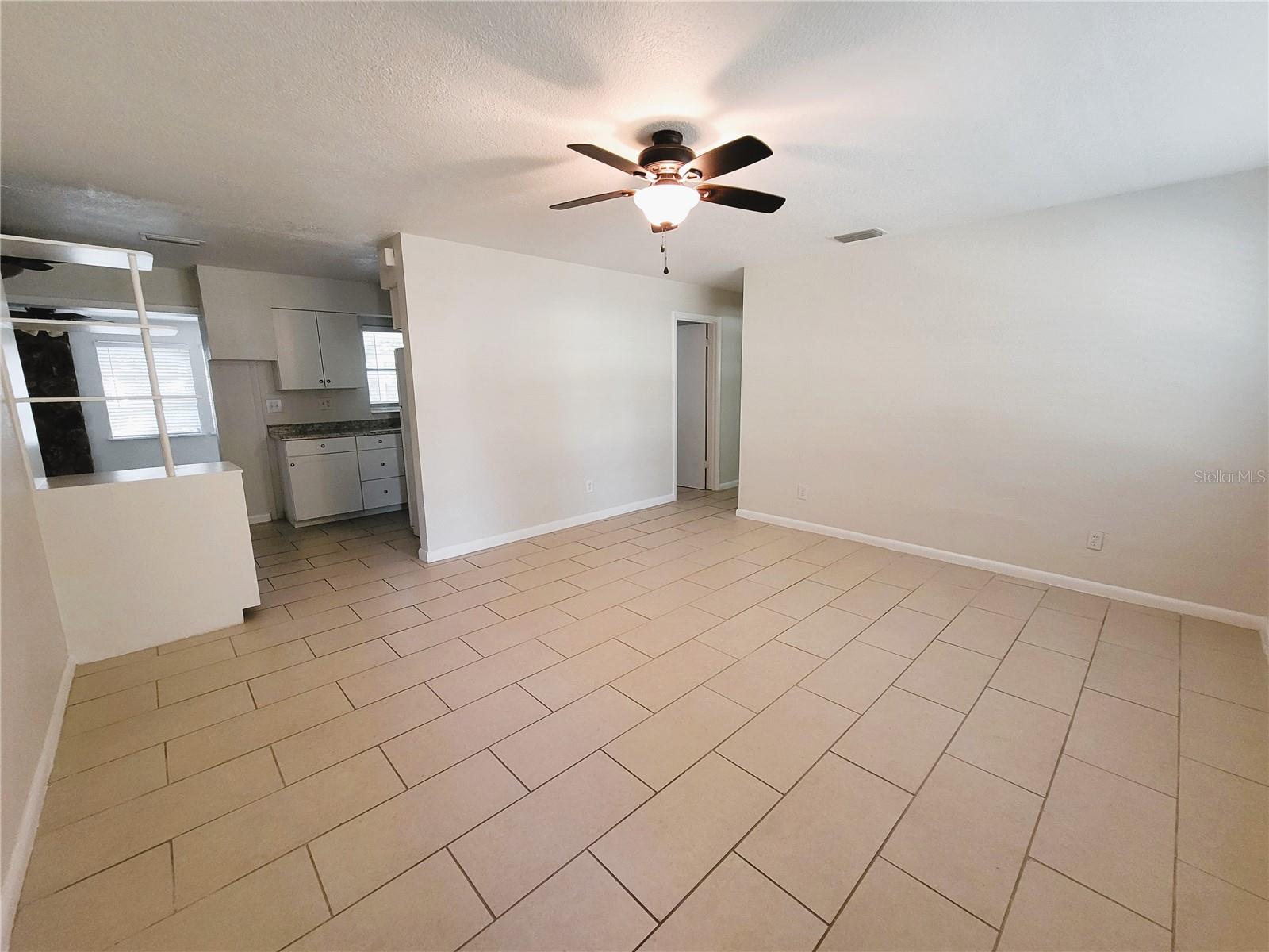 RIDGE MANOR KNOLLWOOD - Residential Lease