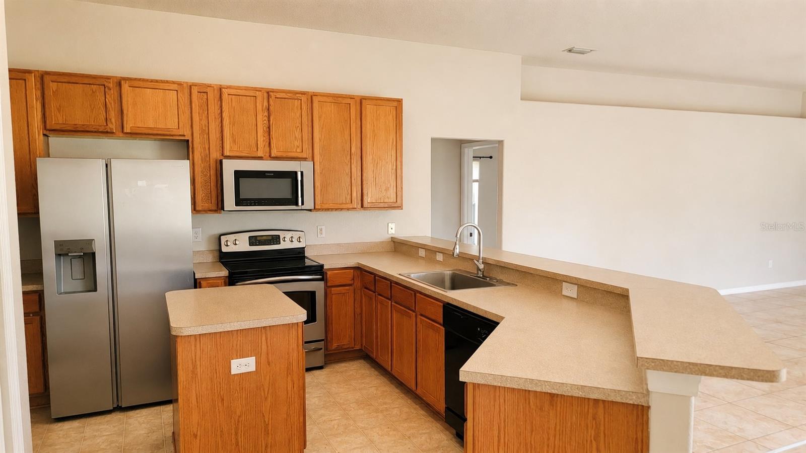 AVONDALE GROVES - Residential Lease