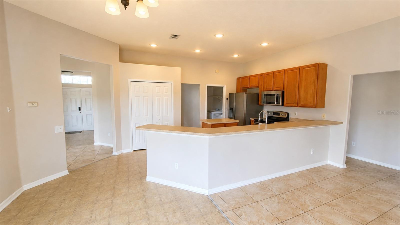 AVONDALE GROVES - Residential Lease