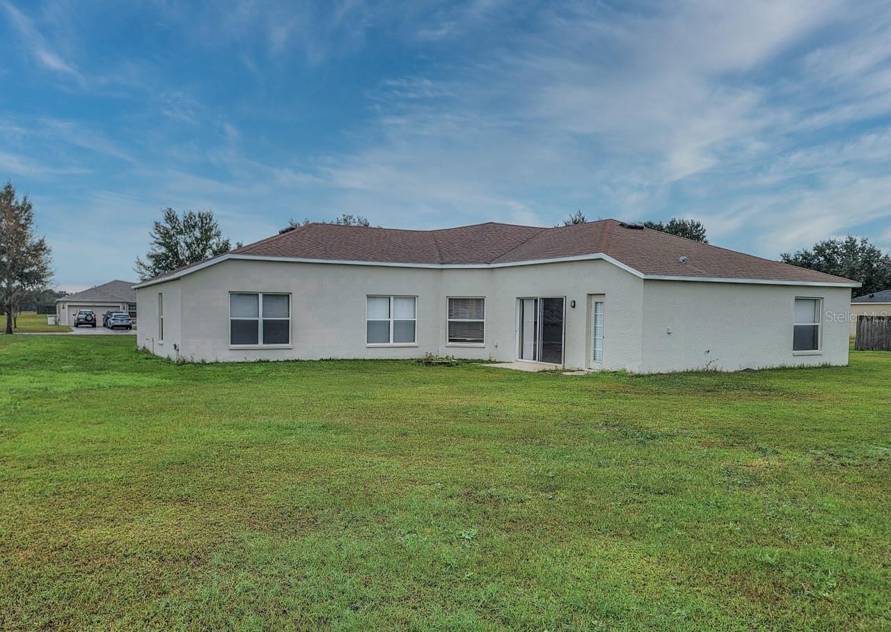 AVONDALE GROVES - Residential Lease