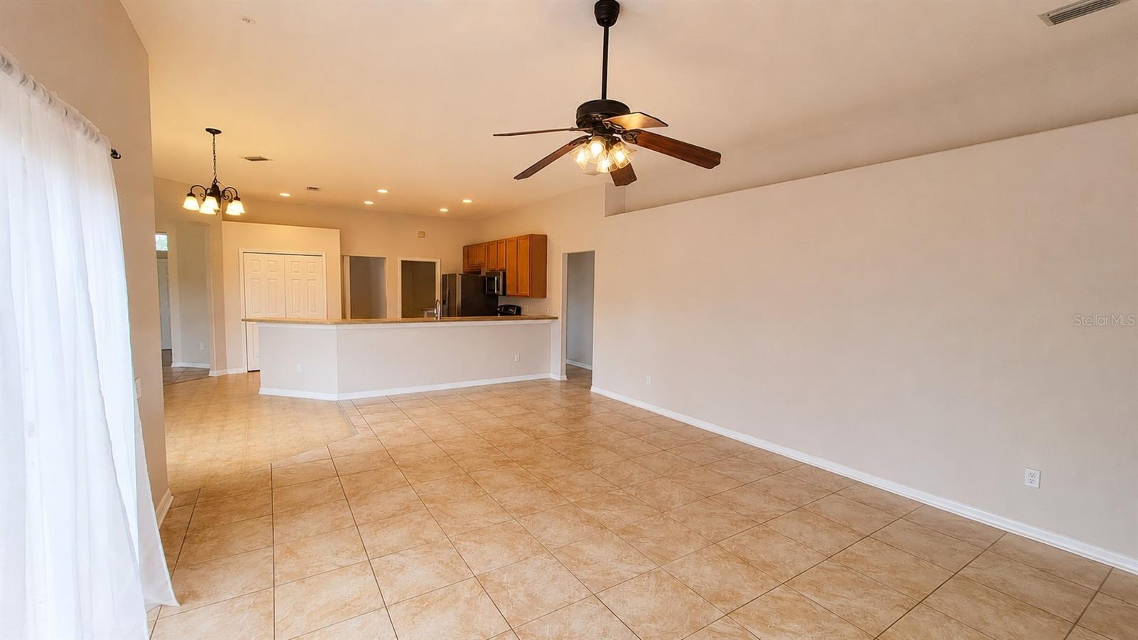 AVONDALE GROVES - Residential Lease
