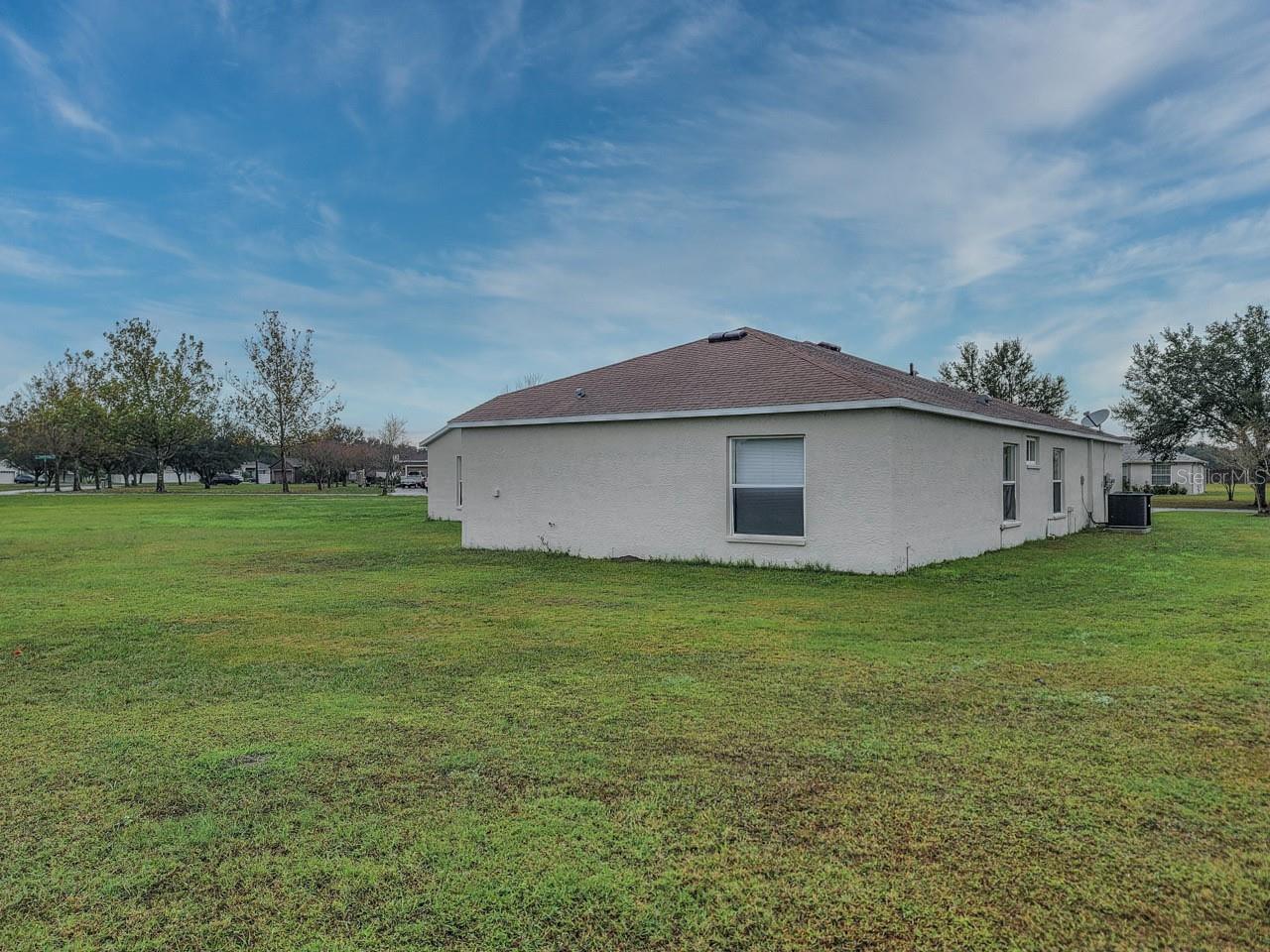 AVONDALE GROVES - Residential Lease