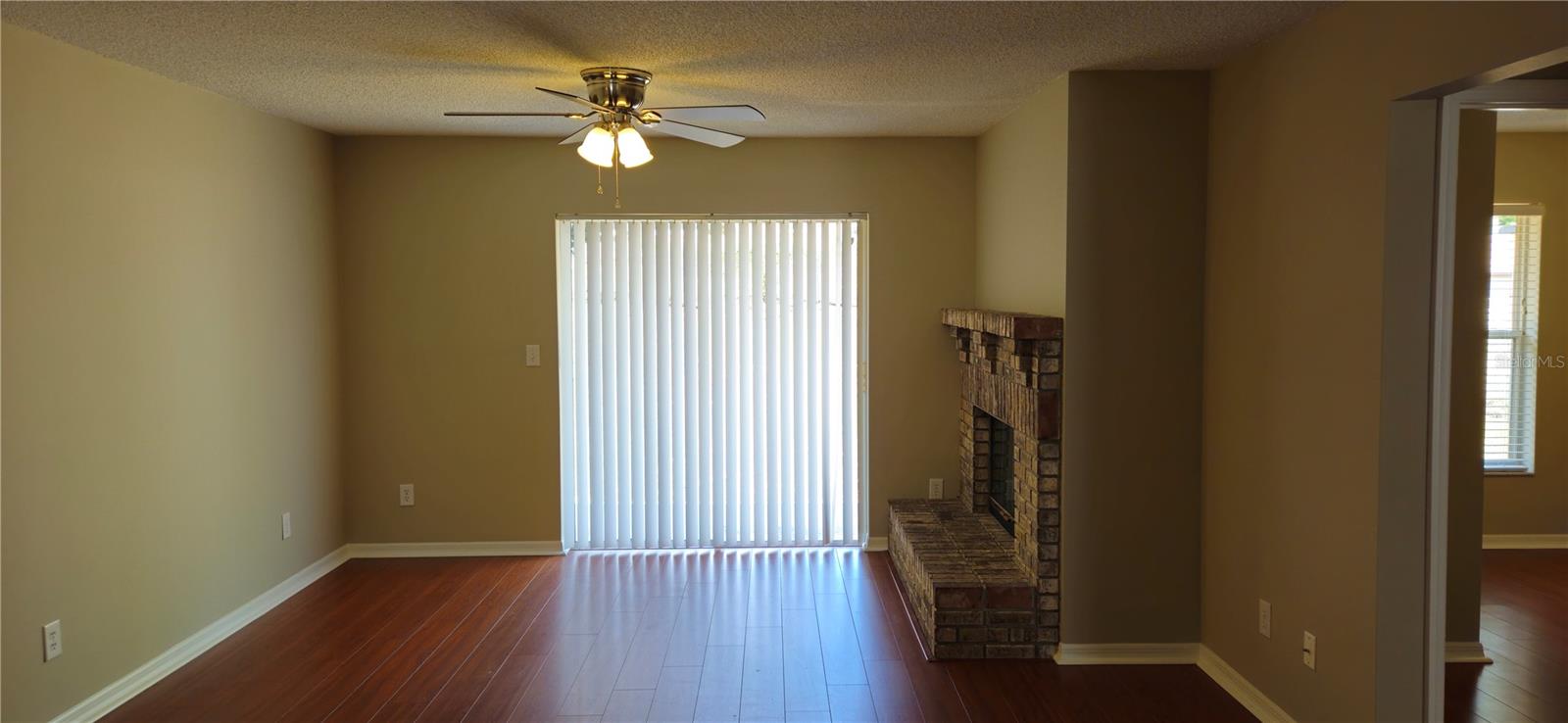DOVE HOLLOW - Residential Lease